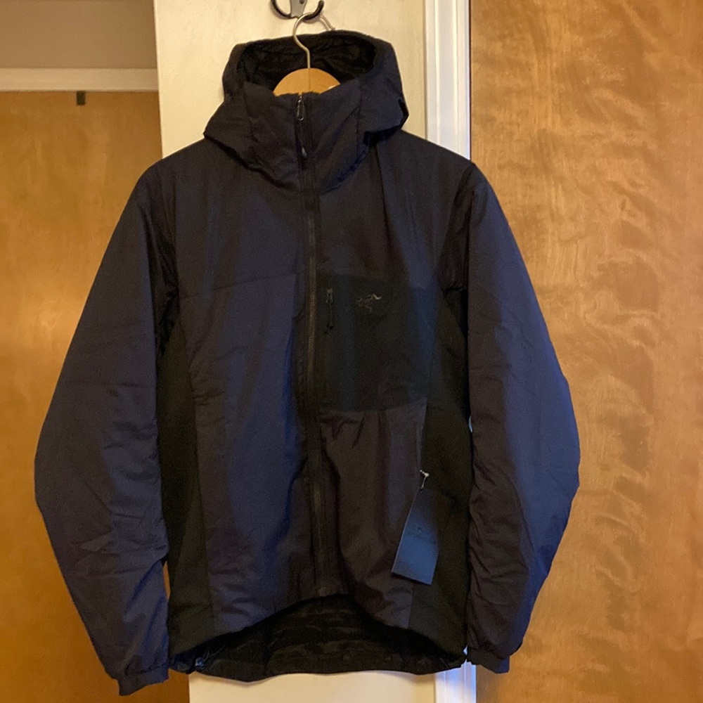 Arc’Teryx LEAF Atom LT Gen 2. Black.